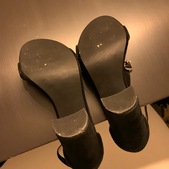 Shoe - Picture 3 of 4